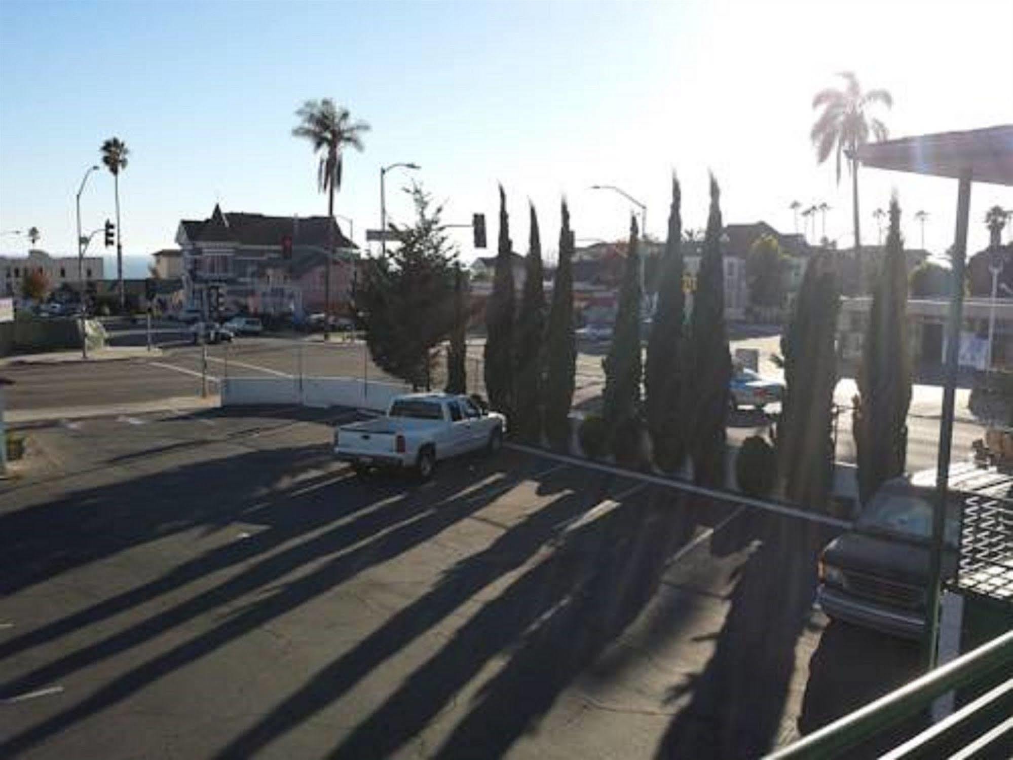 Travelers Beach Inn Ventura Exterior photo
